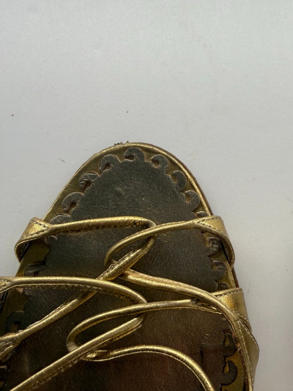 MANOLO BLAHNIK METALLIC GOLD LEATHER STRAPPY ANKLE WRAP SANDALS - Picture 9 of 10